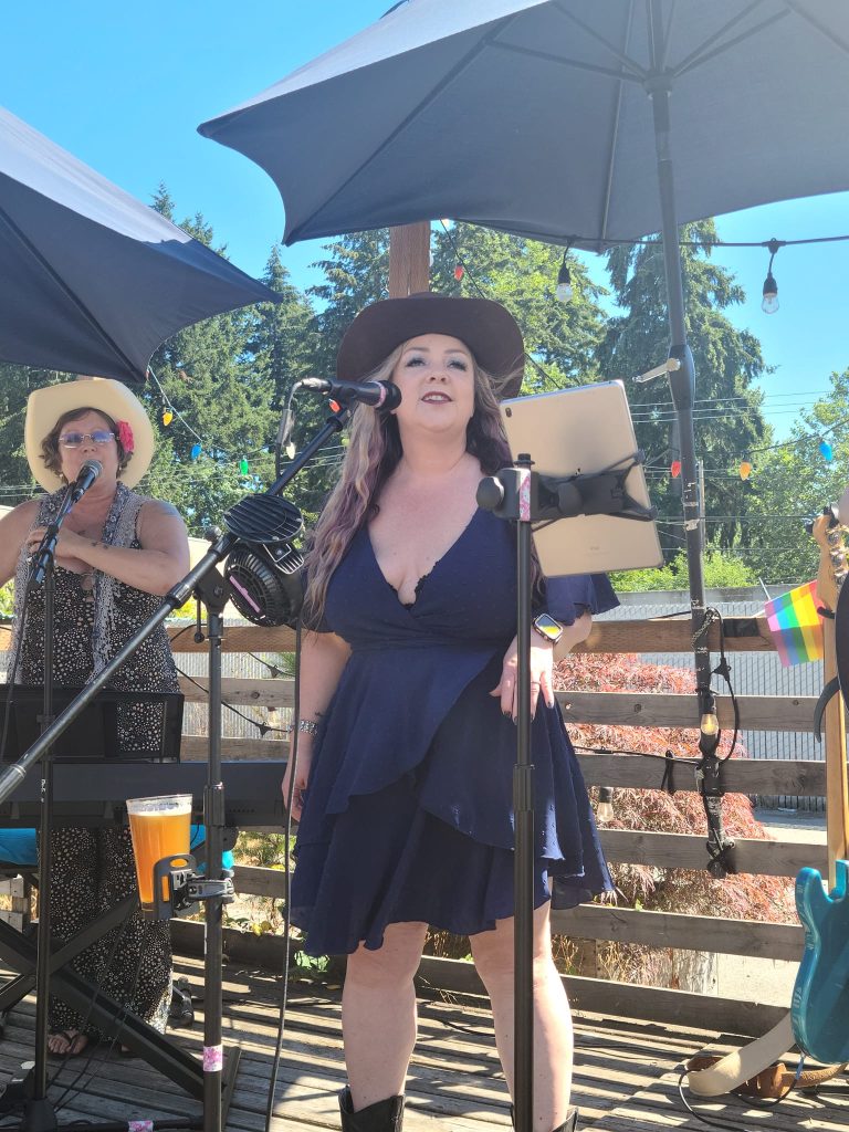 Village Wines Live Music Dalia Image 3